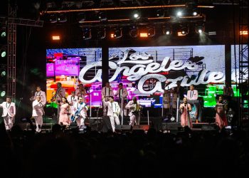 Los Ángeles Azules ponen a bailar a más de 10 mil personas en el recinto ferial de Playa del Carmen