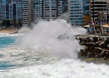 Anormal oleaje en Perú y Chile