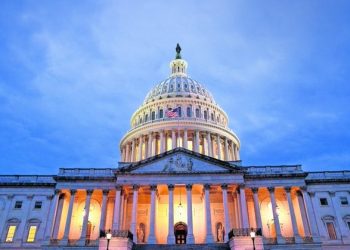 Arrestan a una persona por intentar escalar una valla cerca de la Casa Blanca