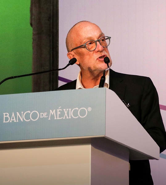 Jonathan Heath en conferencia. Banxico prioriza evaluación ante incertidumbre por aranceles