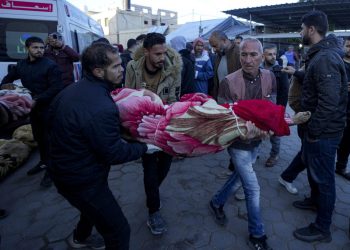 Bombardeo israelí a escuela de la UNRWA deja al menos 20 muertos
