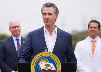 California declara emergencia para contrarrestar y atender contagios de gripe aviar