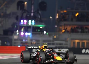 ‘Checo’ Pérez abandona el GP de Abu Dabi tras la primera vuelta