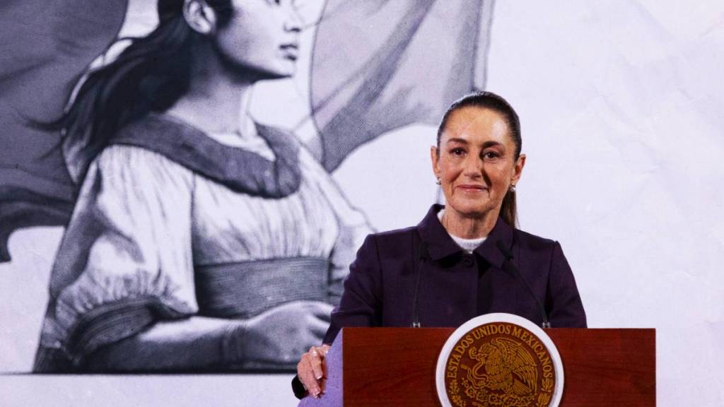 La presidenta Claudia Sheinbaum promete dar "la vuelta" a fallo contra México por maíz transgénico en el T-MEC.