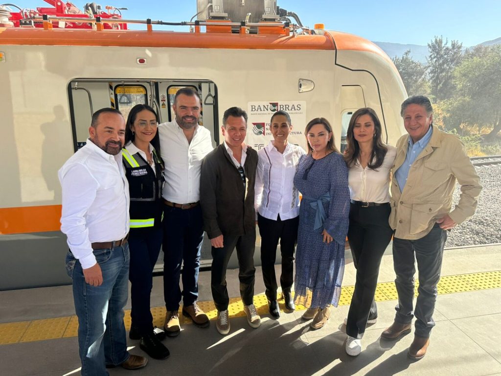 La presidenta Claudia Sheinbaum se reunió con Jesús Pablo Lemus Navarro, gobernador de Jalisco, en su primera visita de trabajo a la entidad.