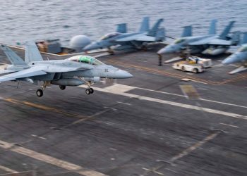 Derriban un avión de la Marina de EE.UU. en el Mar Rojo; aparente incidente de “fuego amigo”