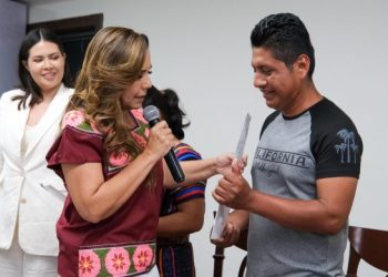 Después de 42 años de incertidumbre, Mara Lezama entrega 44 títulos de propiedad a habitantes de Mayabalam y Kuchumatán