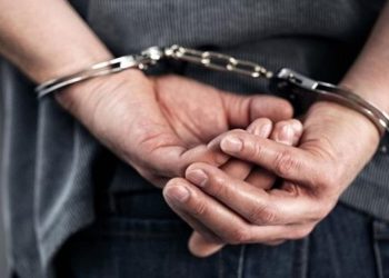 Detenido por matar a su hijo de 5 años y abusar de embarazada de 8 meses