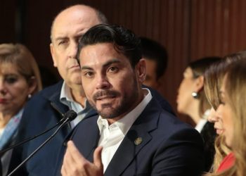 Diputado del PRI plantea eliminar pagos de títulos profesionales