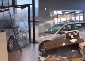 Estrella su coche contra concesionaria porque no le dejaron devolverlo (VÍDEO)