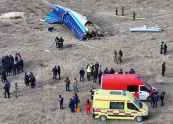 Fuentes del Gobierno azerbaiyano afirman que avión de AZAL fue alcanzado por un misil ruso