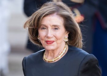 Hospitalizan a Nancy Pelosi en Luxemburgo tras sufrir una lesión