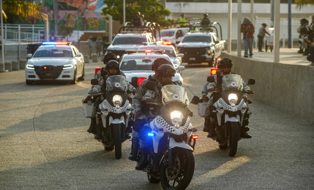 La Guardia Nacional en Acapulco, Guerrero, estado que ocupa el segundo lugar en cierres de negocios por efecto de la inseguridad