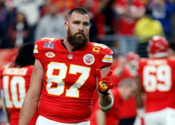 Kelce bate récord de anotaciones de los Chiefs en triunfo sobre los Steelers