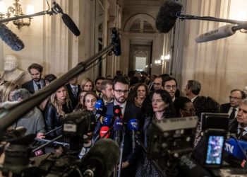 La Asamblea Nacional obliga a renunciar al primer ministro de Francia