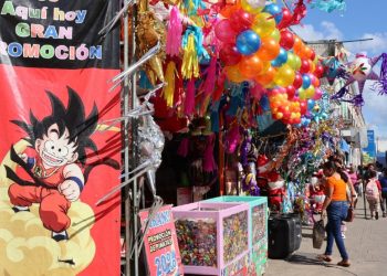 Las piñatas en Navidad: una tradición que sigue viva, ¿qué representan?