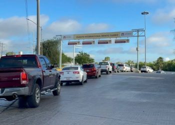 Puentes de Reynosa con filas de hasta dos horas al arrancar la temporada vacacional