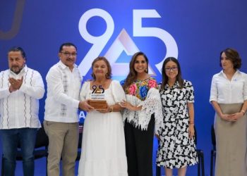 Refrenda Mara Lezama compromiso por devolverle el brillo a Chetumal, en 95 aniversario de la Canaco Servytur