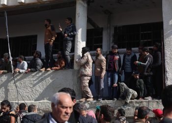 Tensa espera en la cárcel siria de Sednaya, famosa por tortura y fuerza excesiva