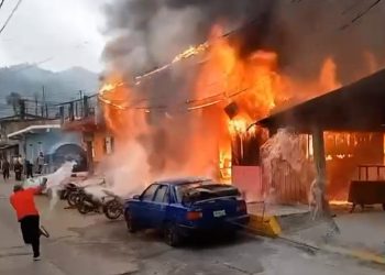 Tragedia en Veracruz; niña muere en incendio causado por serie de luces navideñas