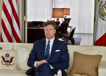 Trump elige al exembajador Christopher Landau como “número dos” del Departamento de Estado