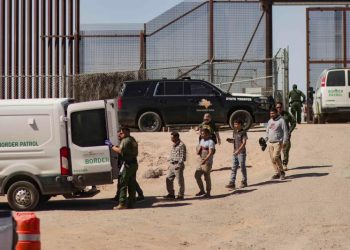 Trump promete mano dura en migración y política comercial en su primer día de Gobierno