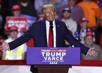 Trump promete permisos acelerados para quienes inviertan mil millones de dólares en EE.UU.