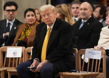 Trump se opone a que compañías extranjeras inviertan en la automatización de los puertos