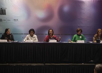 Una mujer en la Presidencia no es garantía de democracia, señala Xóchitl Gálvez en la FIL