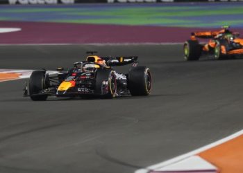 Verstappen gana el GP de Qatar; ‘Checo’ Pérez abandonó la carrera