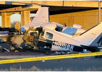 Vídeo | Cae avioneta en una avenida en Texas, EE.UU.; hay heridos