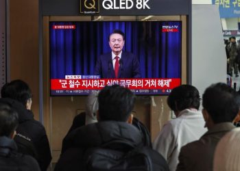 Yoon pide perdón por la ley marcial y deja su posición en manos de su partido