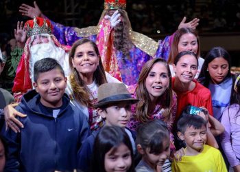 Tatiana y un Mar de Bicicletas: Cancún Celebra el Día de Reyes a lo Grande