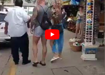 VIDEO: Turista extranjero y taxista protagonizan enfrentamiento por cobro de 100 dólares excesivo en Cozumel