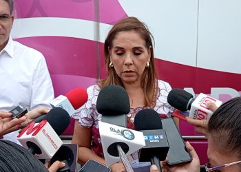 Cobros excesivos de taxis en el Aeropuerto de Cancún: Gobernadora Lezama condena prácticas que afectan al turismo