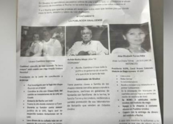 ¡EXIGEN LA RENUNCIA DEL GOBERNADOR! Helicóptero lanza volantes acusando complicidad con el narco en Culiacán