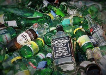 Crisis por exceso de residuos de vidrio en Cancún: Sin empresas ni centros de reciclaje