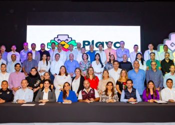 Encabezan la Gobernadora y Estefanía Mercado diálogo con empresarios de Playa del Carmen