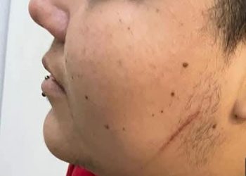 VIDEO: Mujer denuncia a oficial conocido como “Espartano” por agresión en Cancún