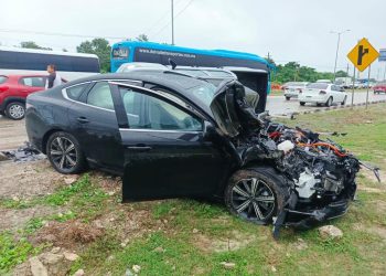 Aparatoso accidente sobre el bulevar Luis Donaldo Colosio deja varios lesionados