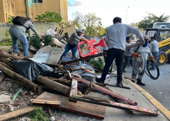 Recolectan 38.8 toneladas de cacharros en jornada de descacharrización en Villas del Sol