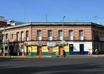 A todo esto ¿quiénes son los doctores de la colonia doctores?