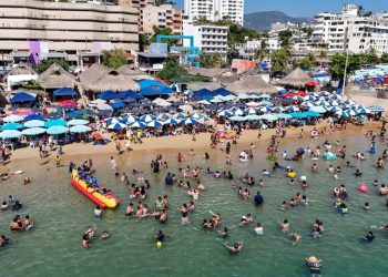 Acapulco “sale a flote” tras los estragos de “Otis” y “John”