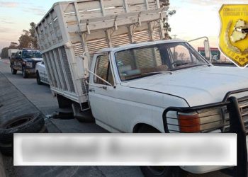 Aseguran camioneta con 4 mil litros de huachicol en Estado de México
