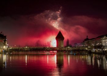 “Bienvenido” 2025; así el Año Nuevo en el mundo