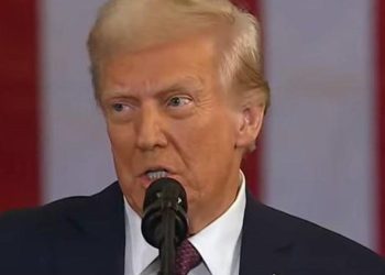 Donald Trump promete una «nueva era dorada» para Estados Unidos en su primer discurso como presidente