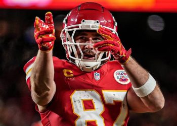 Chiefs vencen a los Texans y avanzan por séptima vez consecutiva a final de la AFC