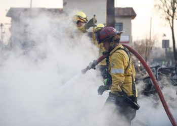 Clima extremo en EE. UU.: Incendios forestales, ventiscas y récords de calor
