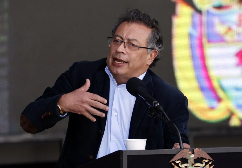 El presidente de Colombia, Gustavo Petro, impidió la entrada de aviones de Estados Unidos con migrantes