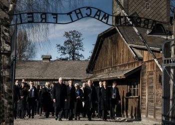 Conmemoran los 80 años de la liberación del campo de Auschwitz